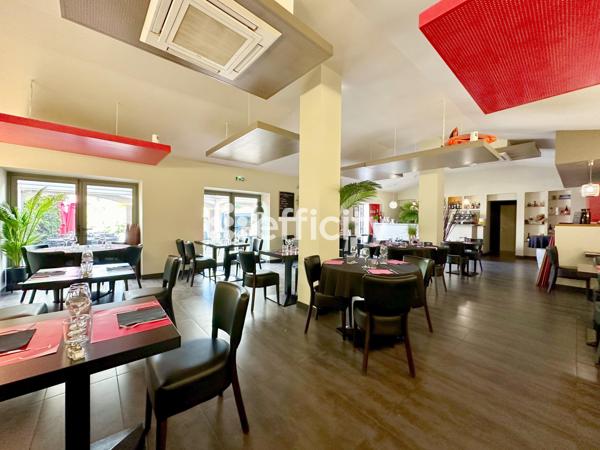 Fonds De Commerce
        
        - 200 m² Exclusivité 280 000 € *