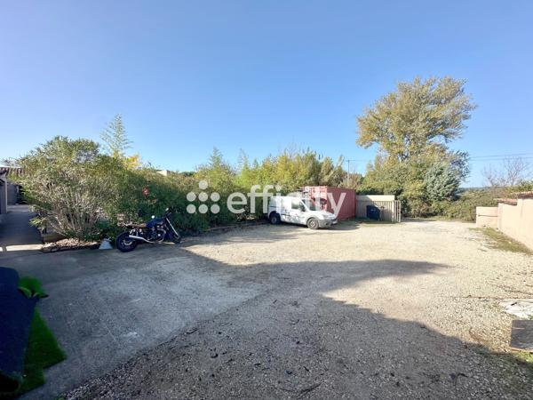 Fonds De Commerce
        
        - 200 m² Exclusivité 280 000 € *