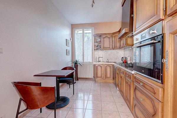 A vendre - 2 Maisons à Gaillac 10 pièce(s) 200 m2 (81600)