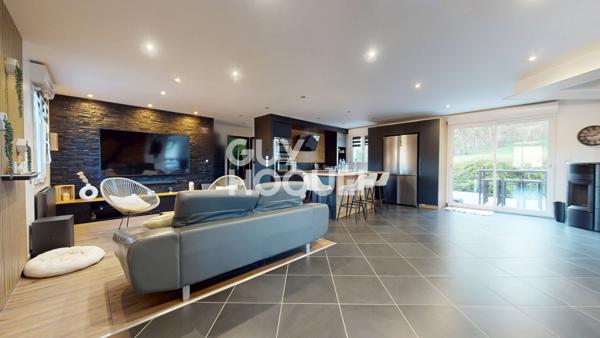 MAISON À VENDRE DE 6 PIÈCES DE 180,00 M²