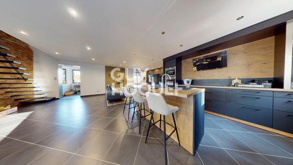 MAISON À VENDRE DE 6 PIÈCES DE 180,00 M²