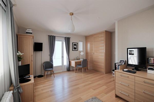 Maison 6 pièce(s) 185 m2