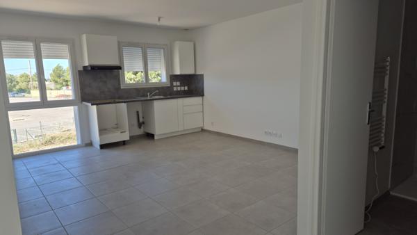 Marignane (13700) Marignane" studio"