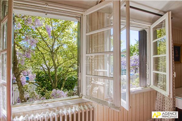 Le Chesnay Parc Aubert - Maison ancienne 130 m² habitables sur parcelle d'environ 400 m² 850 000 € **  - Référence  28438