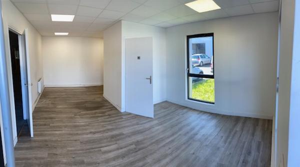 EXCLUSIVITE : A LOUER TRES BEAU Local d'activité 155 m² - Saint Herblain ATLANTIS
