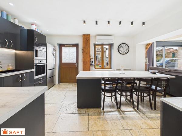 Magnifique Maison de Village Rénovée!!!