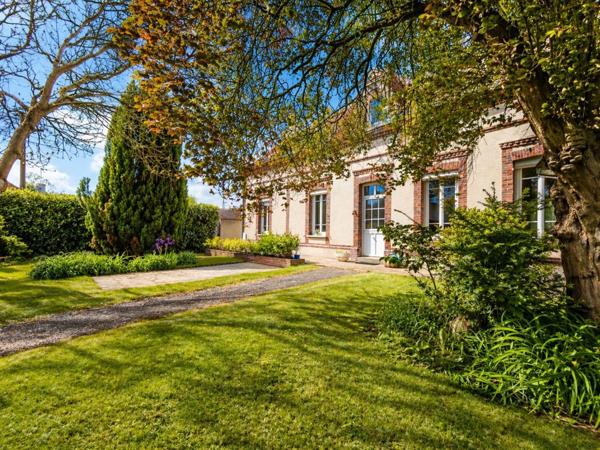 6 chambres, dépendances, calme : le combo rare