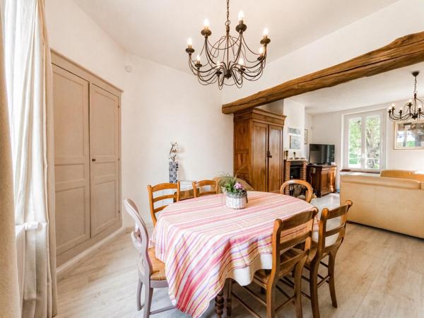 6 chambres, dépendances, calme : le combo rare