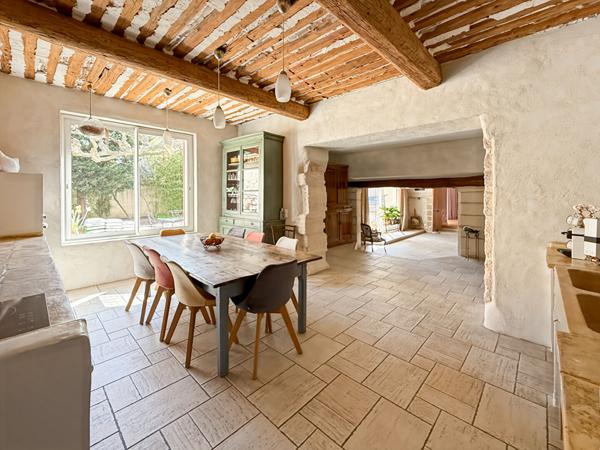 Superbe mas provençal de caractère