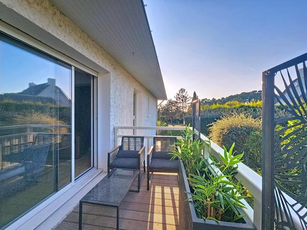 Bel appartement rénové avec chambre et terrasse