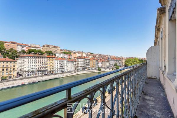 Duplex avec vue au dernier étage avec ascenseur