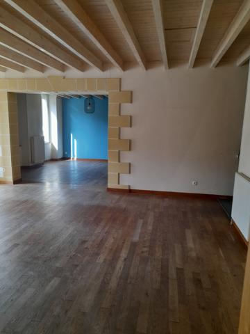 Maison
                                                                                                                                                                                                                                                                                                                        6 pièce(s)                                                                                                                                                                                                          4 chambre(s)                                                                                                                                                                                                          260  m²