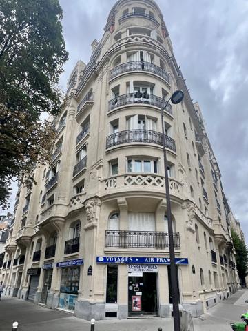 Appartement
         2 pièces
        - 68 m² 546 000 € *