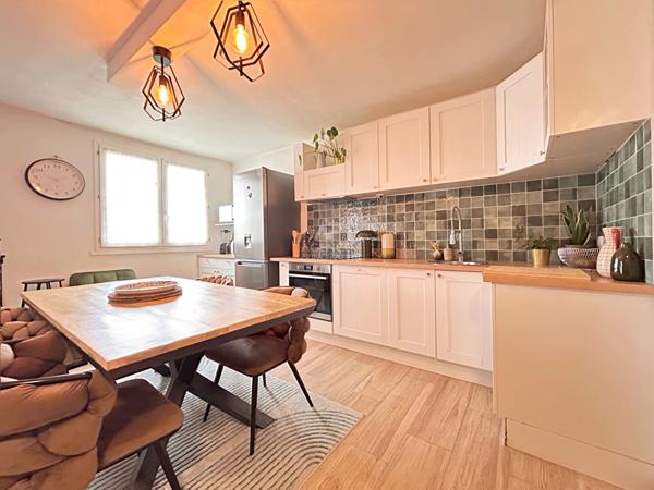 Appartement Poissy 3 pièce(s) meublés 66.08 m2 Loyer 1 170 €/mois charges comprises **  - Référence  9179