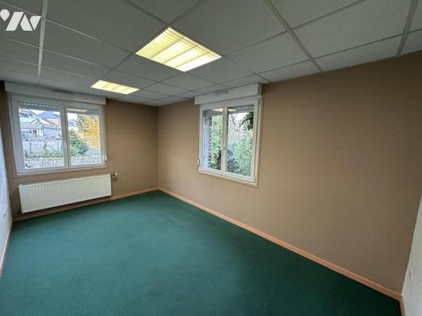 Ensemble immobilier à usage de bureaux