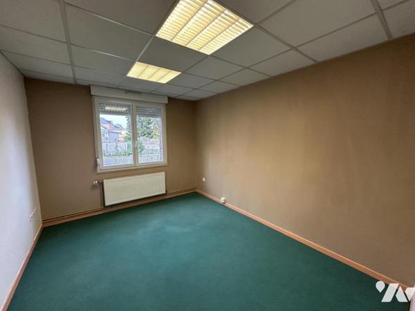 Ensemble immobilier à usage de bureaux