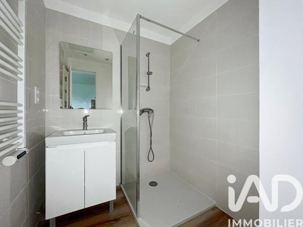 Location appartement 4 pièces 62 m² Bagnols-sur-Cèze