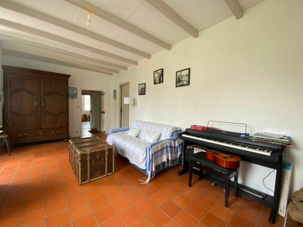 Maison à vendre    6 pièces •  Breuillet