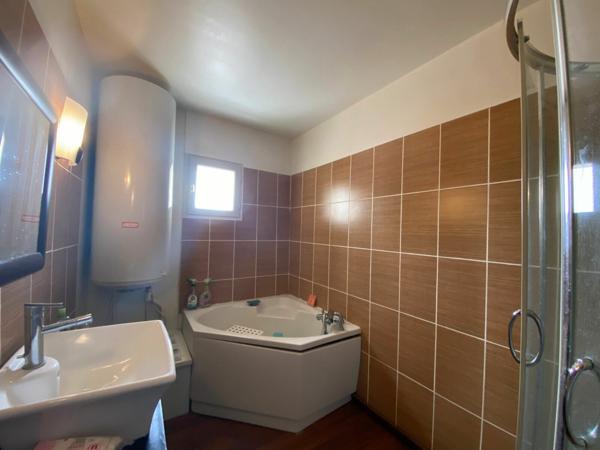 Maison à vendre    6 pièces •  Breuillet