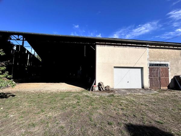BIGNOUX ? TERRAIN CONSTRUCTIBLE DE 1 500 M² AVEC 200 M² DE DÉPENDANCES