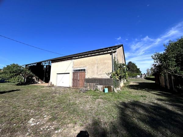 BIGNOUX ? TERRAIN CONSTRUCTIBLE DE 1 500 M² AVEC 200 M² DE DÉPENDANCES