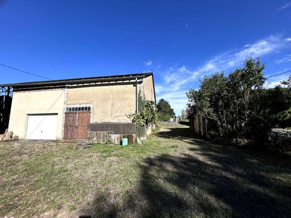 BIGNOUX ? TERRAIN CONSTRUCTIBLE DE 1 500 M² AVEC 200 M² DE DÉPENDANCES