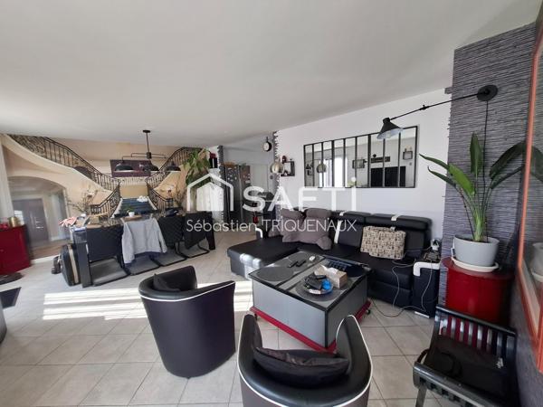 MAISON MONTREUIL JUIGNE