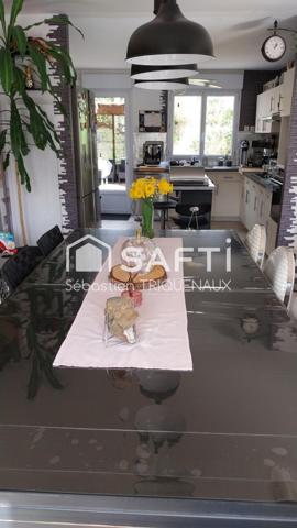 MAISON MONTREUIL JUIGNE