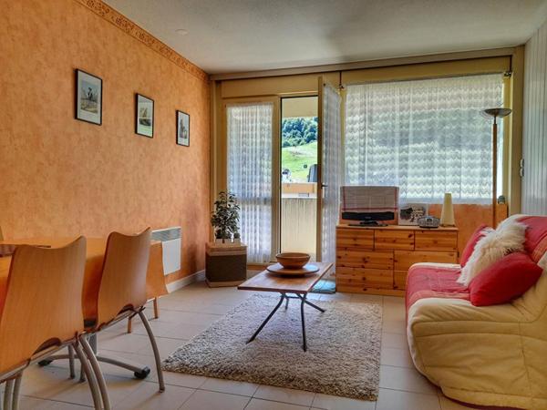 Appartement avec balcon, vue sur les sommets