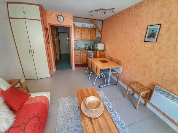 Appartement avec balcon, vue sur les sommets