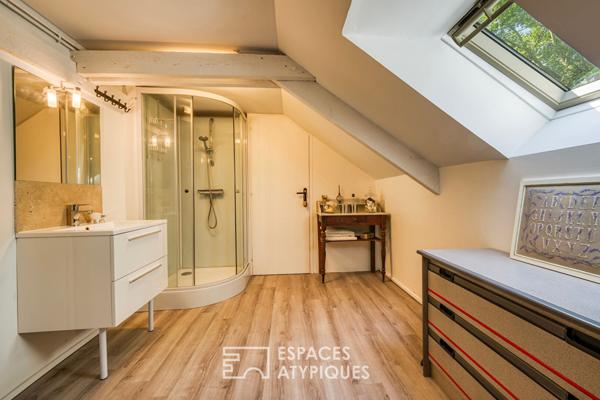 Maison des sixties rénovée, avec rivière, source et chutes d’eau privatives