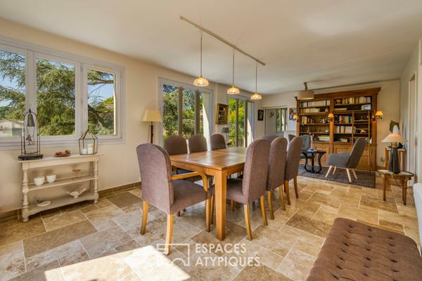 Maison des sixties rénovée, avec rivière, source et chutes d’eau privatives