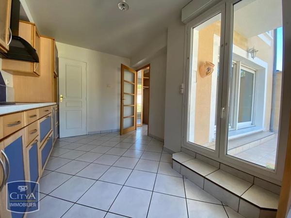 Appartement à louer 3 pièces 75m² Arpajon (91290)