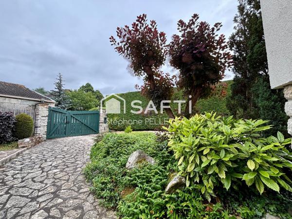 Maison180 m² à Soisy-sur-Seine, terrain 985 m²