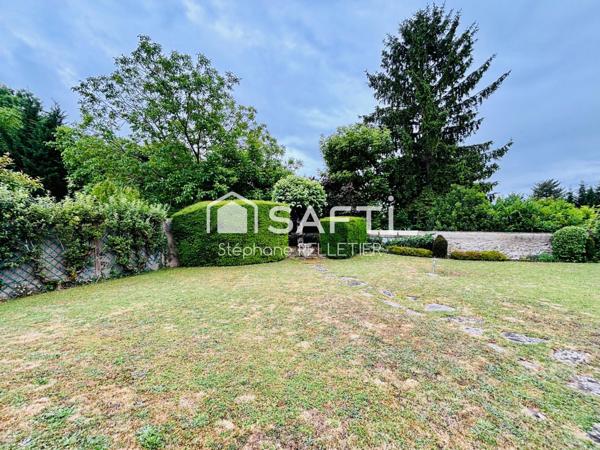 Maison180 m² à Soisy-sur-Seine, terrain 985 m²