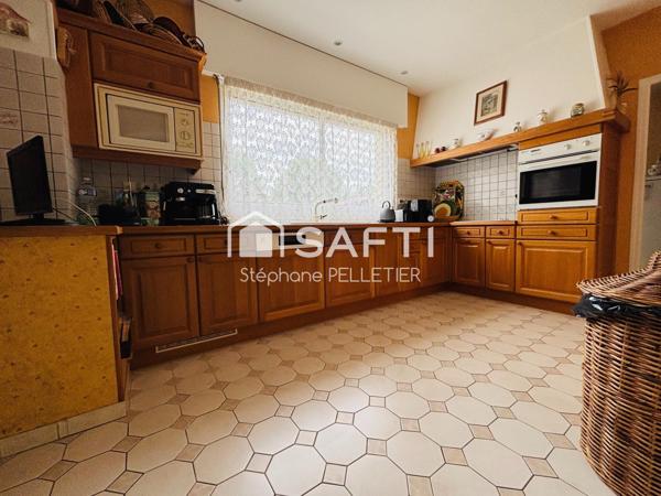 Maison180 m² à Soisy-sur-Seine, terrain 985 m²