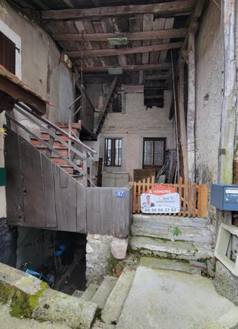 3 kilomètre de la frontière