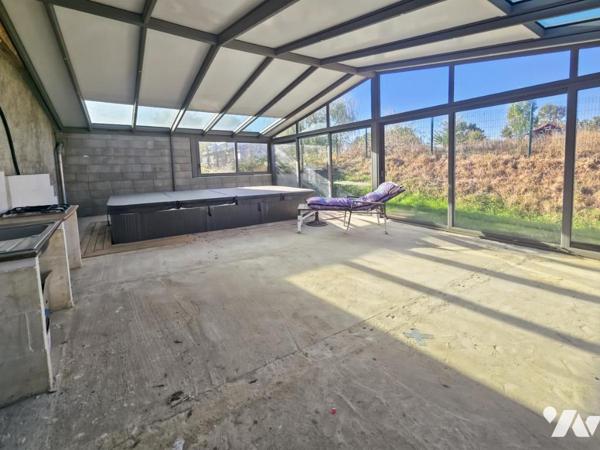 A VENDRE - MAISON EN PIERRES ET DEPENDANCES - LAUNAY-VILLIERS