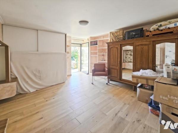 A VENDRE - MAISON EN PIERRES ET DEPENDANCES - LAUNAY-VILLIERS