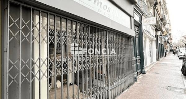 Location Local commercial 2 pièces 44.62 m² - Saint-étienne 42000