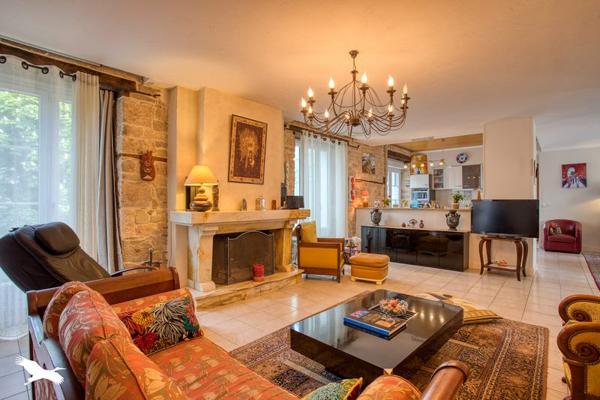 Maison à vendre |  Cressensac |  8 pièces | 241 m²