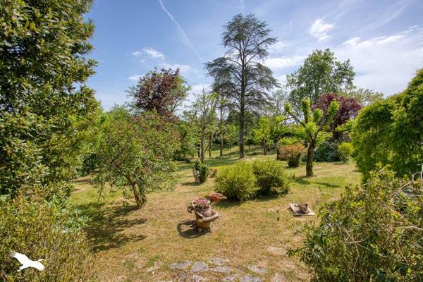 Maison à vendre |  Cressensac |  8 pièces | 241 m²