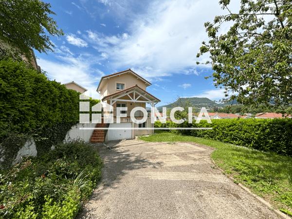 Location Maison 5 pièces 98.3 m² - LA FERME La Buisse 38500