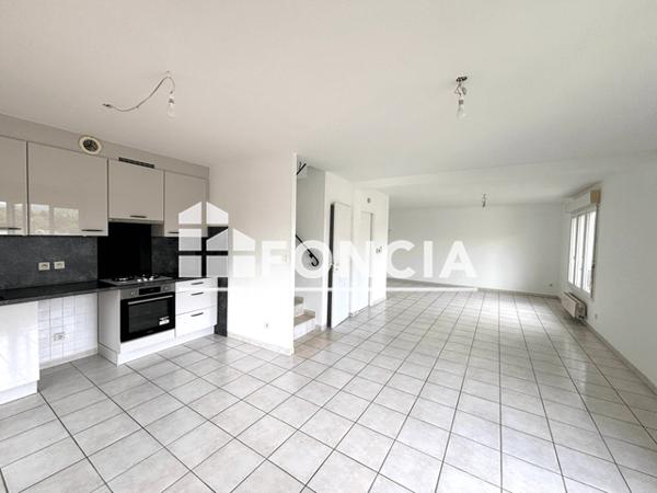 Location Maison 5 pièces 98.3 m² - LA FERME La Buisse 38500