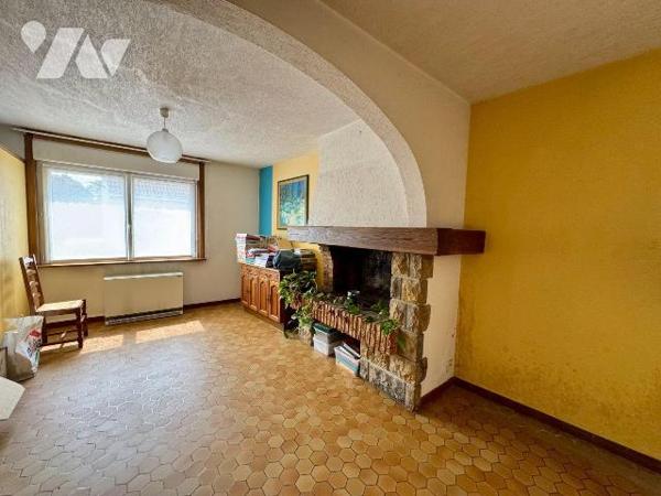 Venez découvrir en exclusivité cette maison mitoyenne au c?ur d'Hondeghem.

Très beau potenti...