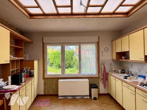 Venez découvrir en exclusivité cette maison mitoyenne au c?ur d'Hondeghem.

Très beau potenti...