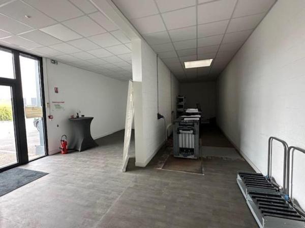 Entrepôt à Louer à LA SENTINELLE 4000 €