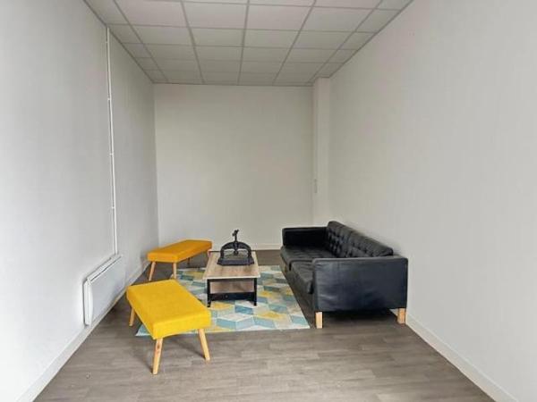 Entrepôt à Louer à LA SENTINELLE 4000 €