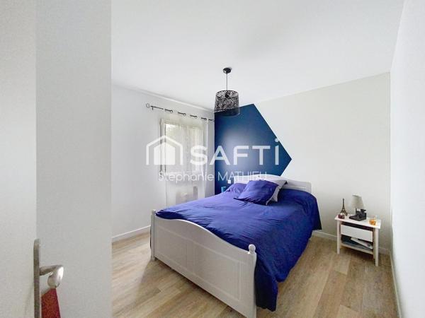 Maison avec hangar attenant