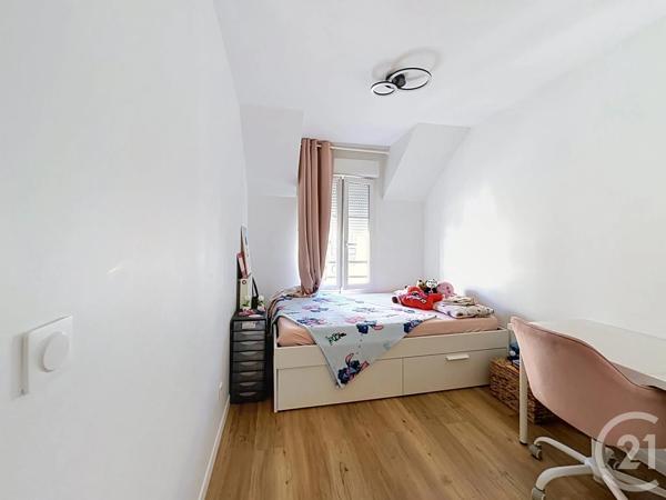 Maison à vendre  5 pièces - 86,99 m 2   COMBS LA VILLE  - 77